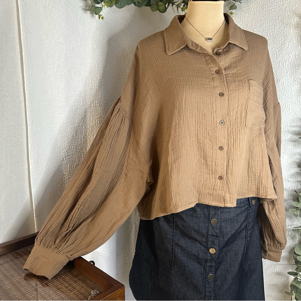 NWT Altar'd State Women’s Brown Button-Down Cropped Long Sleeve Blouse Size L